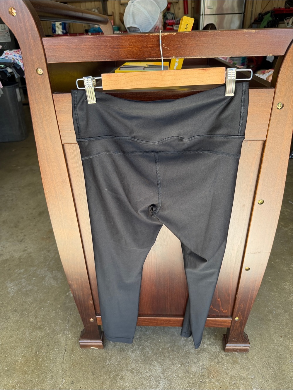 Under armor compression leggings - Picture 3 of 3